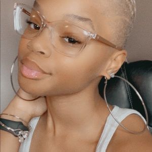 Meet your Posher, Shania